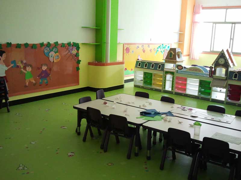 北京市豐臺區紅黃藍幼兒園地板